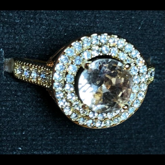 Gold-tone CZ / Yellow center-stone Cocktail Fashion Ring - Picture 7 of 10